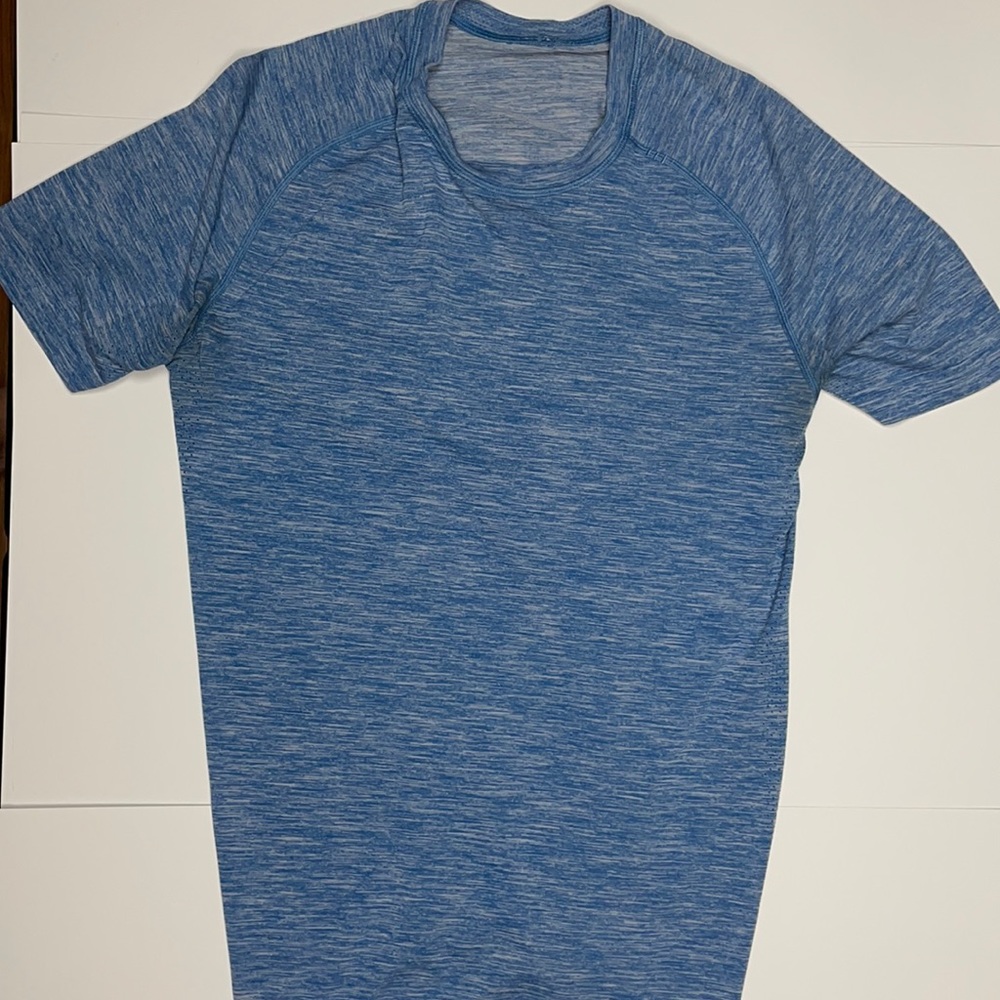 Lululemon metal vent tech tshirt